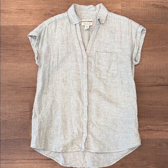 Rachel Zoe Tops - Rachel Zoe 100% linen Button Down blouse